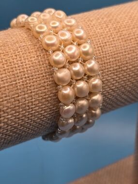 Genuine Cultured Freshwater Pearl 4-Strand Stretch Bracelet White Pearls